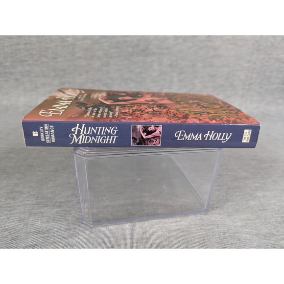 🍭 3/$10 Emma Holly: Hunting Midnight- Midnight Series Book #2 (Paperback) - Picture 1 of 4
